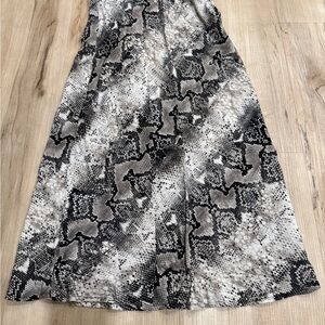 Stylish Black and Gray Snake Print Skirt